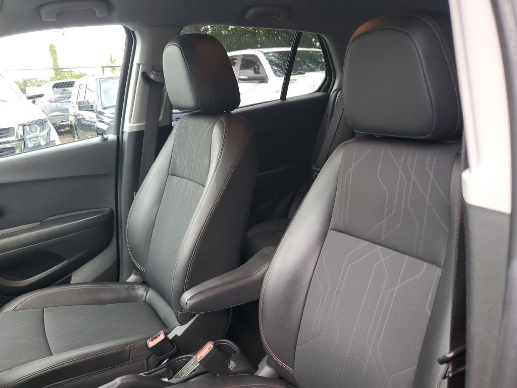 Used 2022 Chevrolet Trax LT w/ Sport Edition FWD image 18