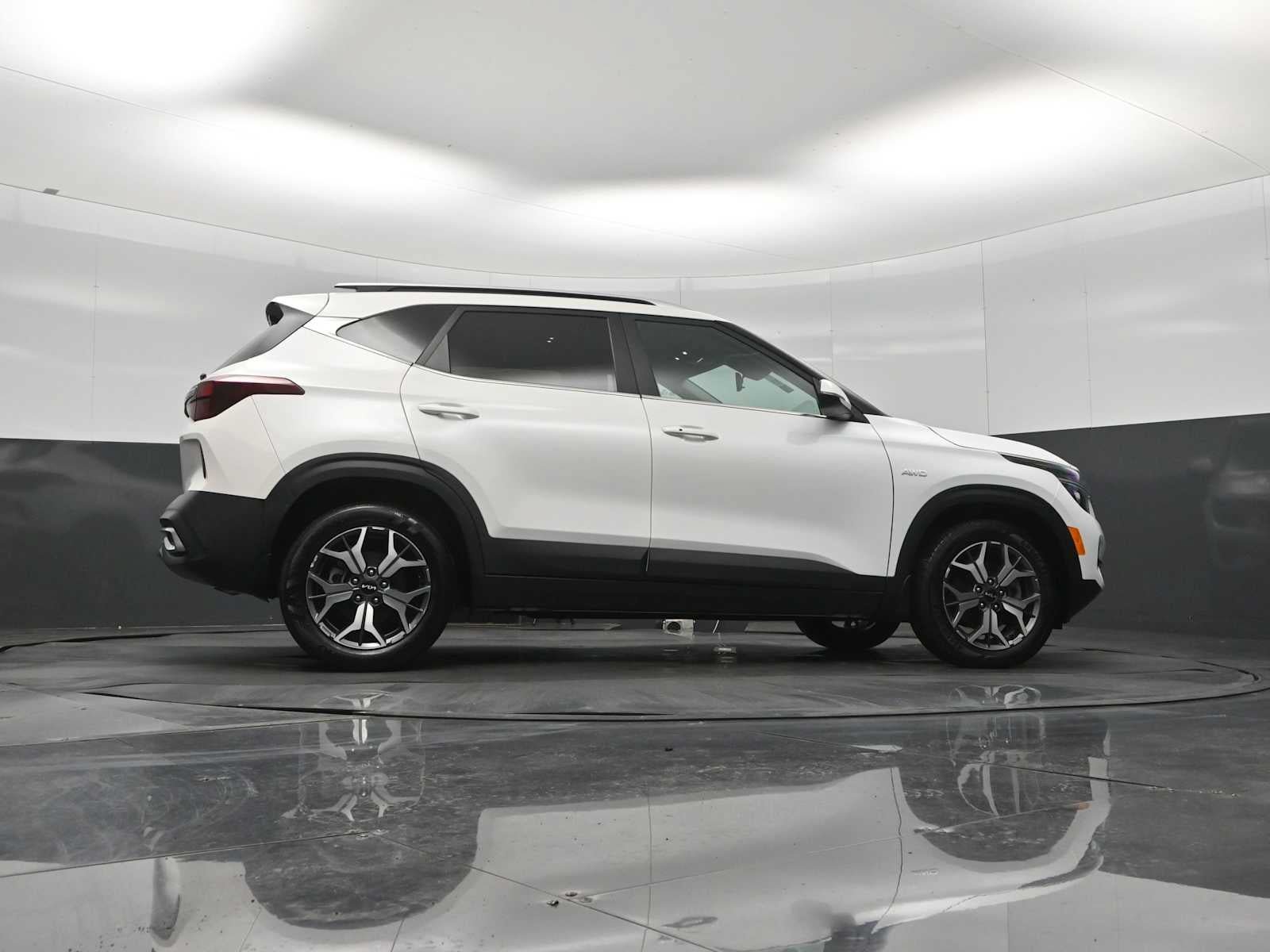 Used 2023 Kia Seltos EX AWD/4WD image 25