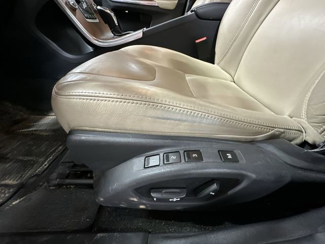 Used 2016 Volvo XC60 T5 Platinum w/ Climate Package FWD image 18