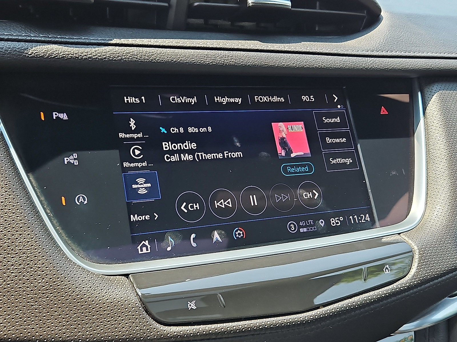 Used 2022 Cadillac XT5 Premium Luxury w/ Technology Package AWD/4WD image 18
