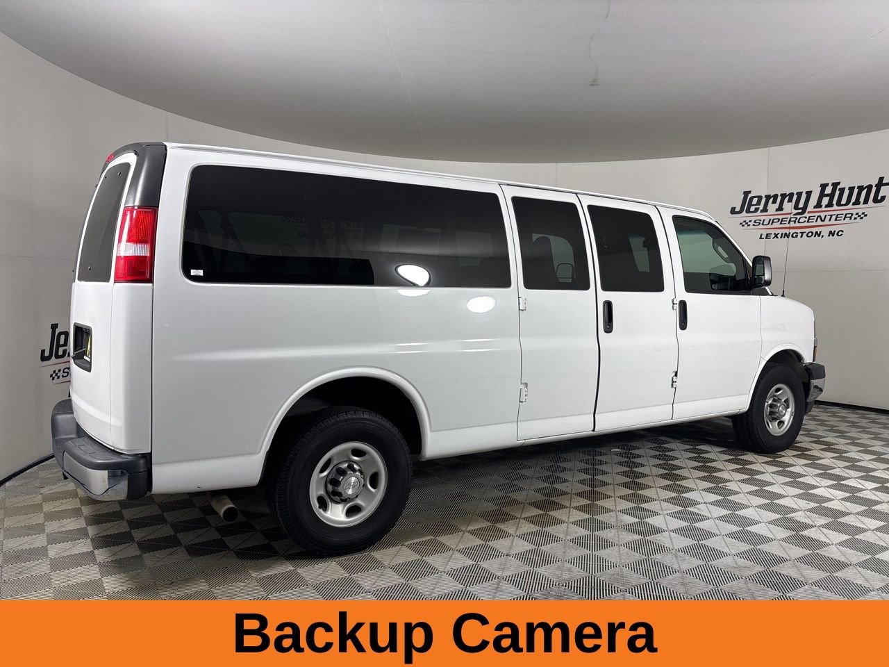 Used 2017 Chevrolet Express 3500 LT w/ LT Preferred Equipment Group image 6