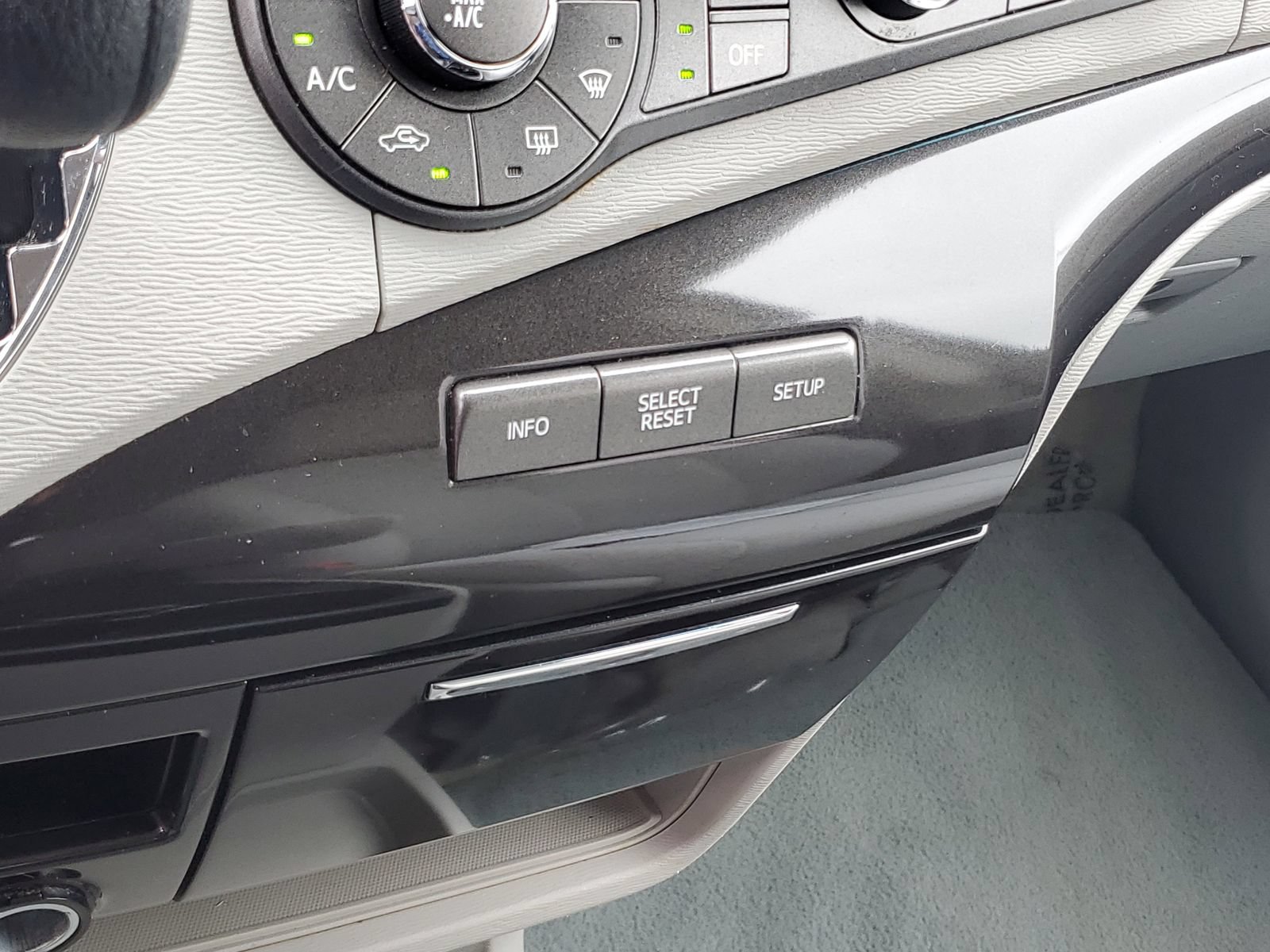 Used 2011 Toyota Sienna LE FWD image 29