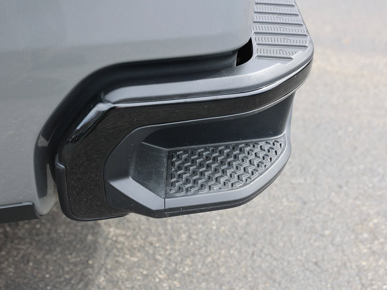 Used 2025 Chevrolet Silverado 1500 LT Trail Boss w/ Convenience Package II image 10