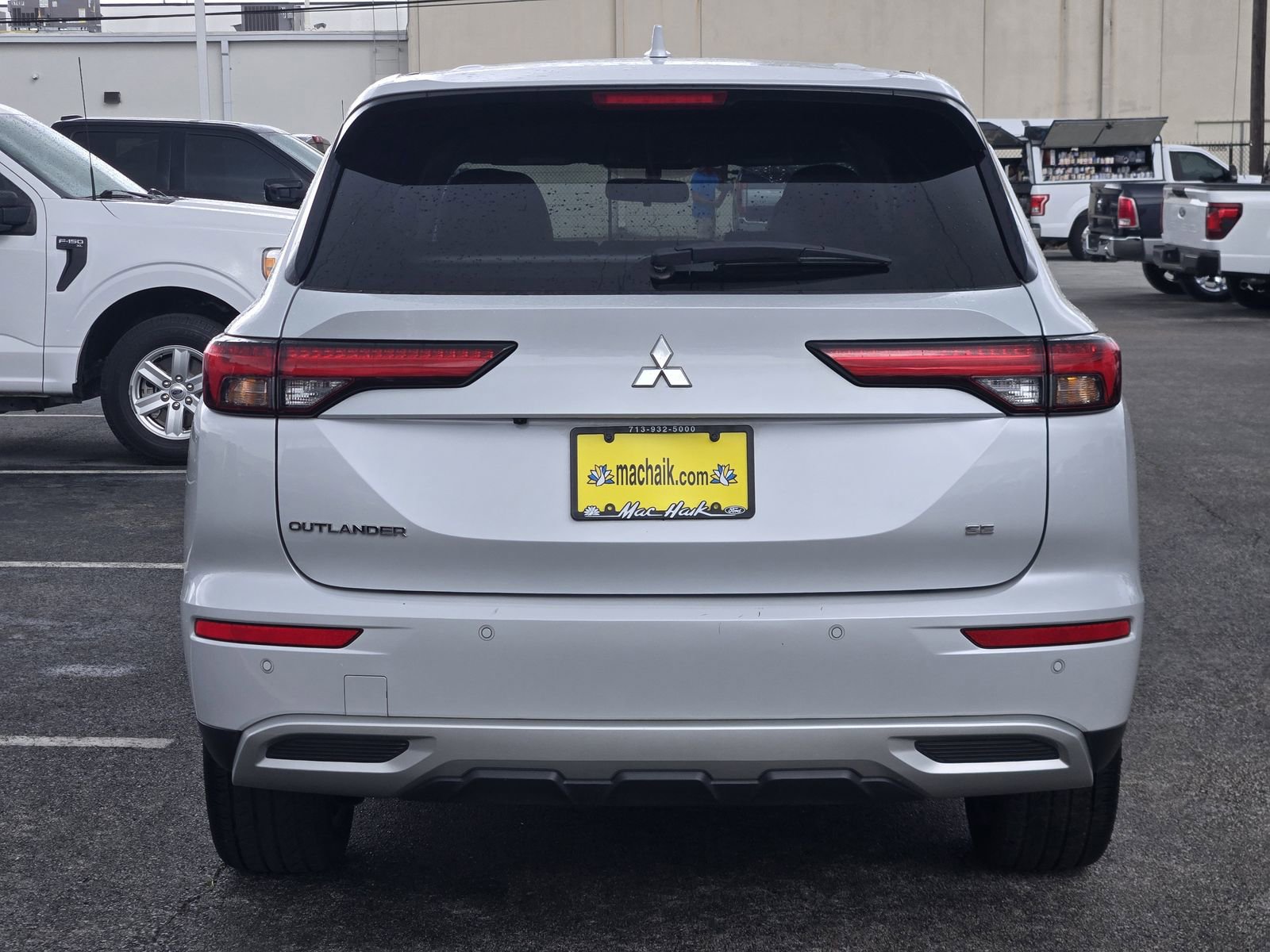 Used 2024 Mitsubishi Outlander SE image 6