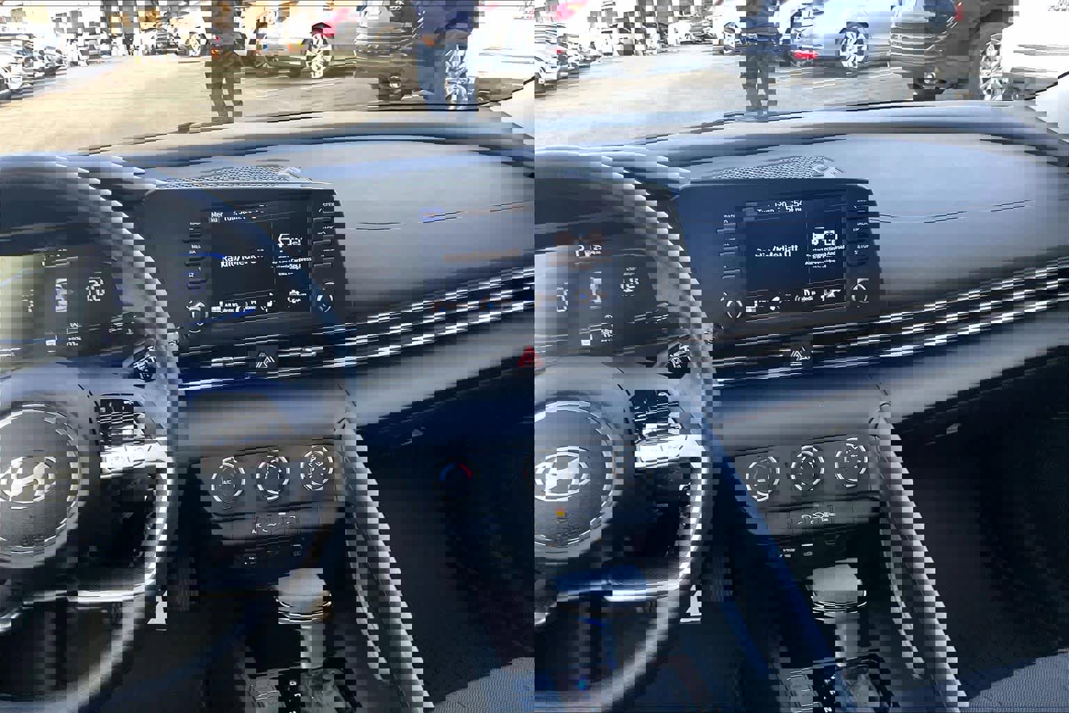 Used 2024 Hyundai Elantra SE image 9