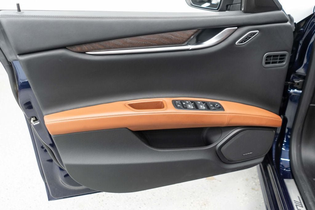 Used 2018 Maserati Ghibli S GranLusso RWD image 15