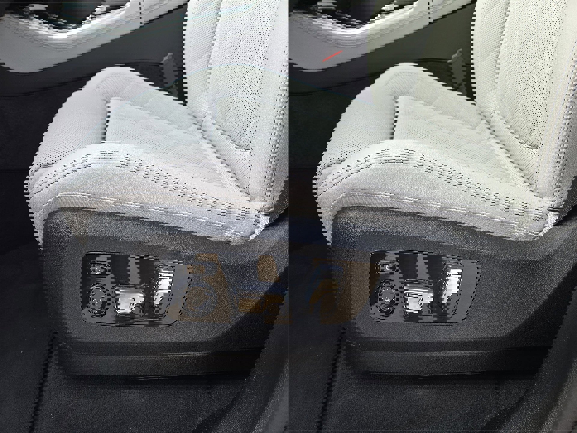 Used 2026 BMW X5 M60i image 17