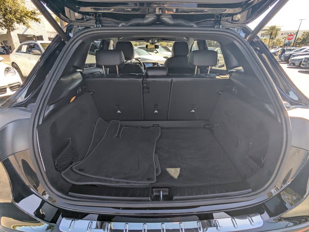 Certified 2022 Mercedes-Benz GLA 250 w/ Premium Package Lite image 23