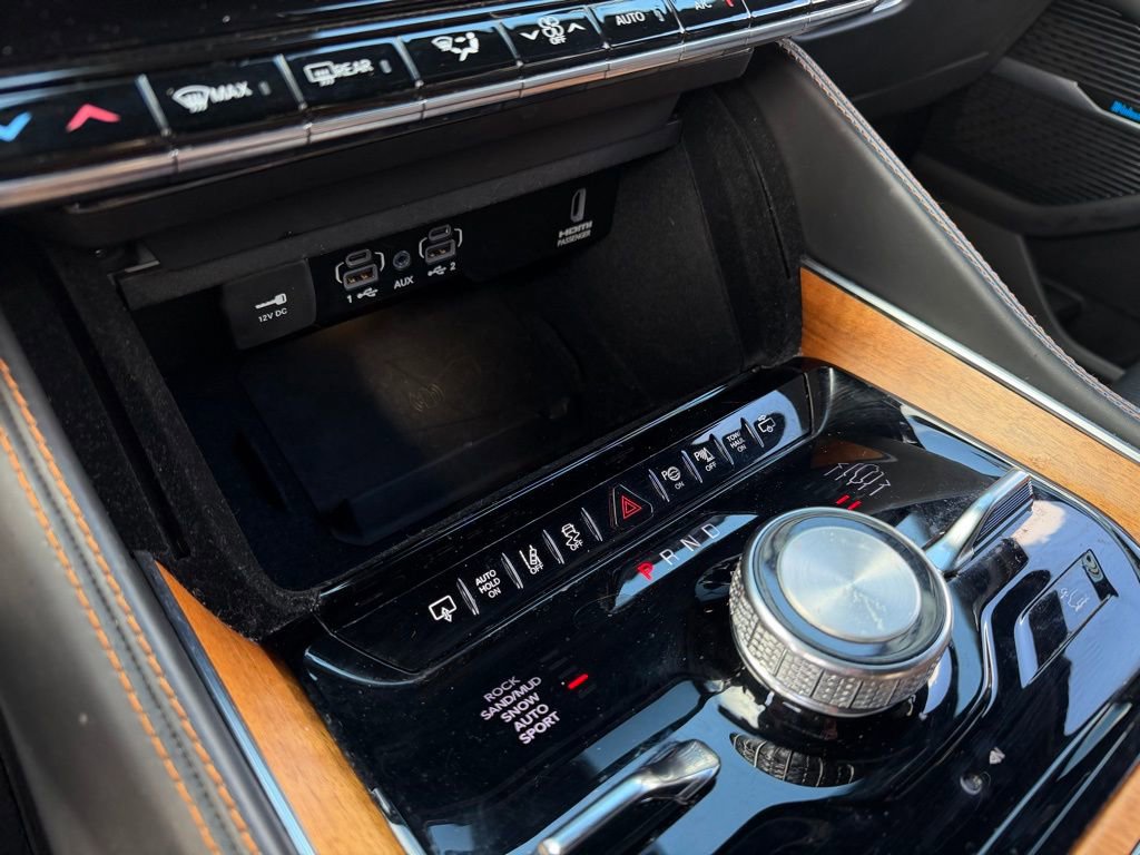 Used 2022 Jeep Grand Wagoneer Series III image 22