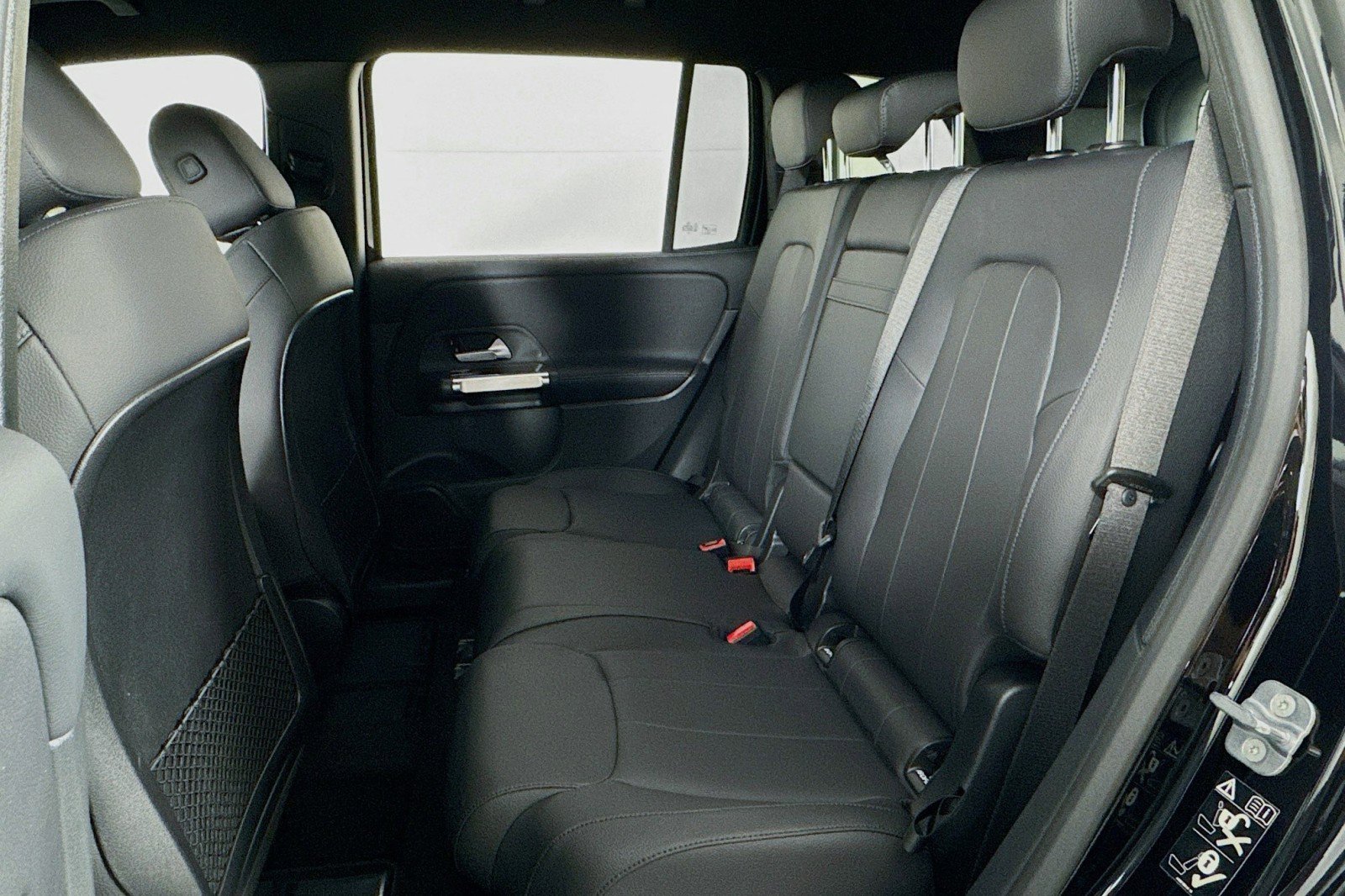 New 2025 Mercedes-Benz GLB 250 image 7