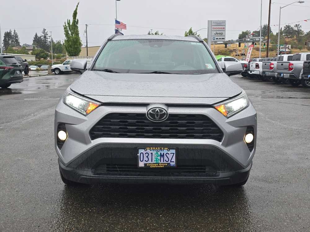 Used 2020 Toyota RAV4 XLE AWD/4WD image 19