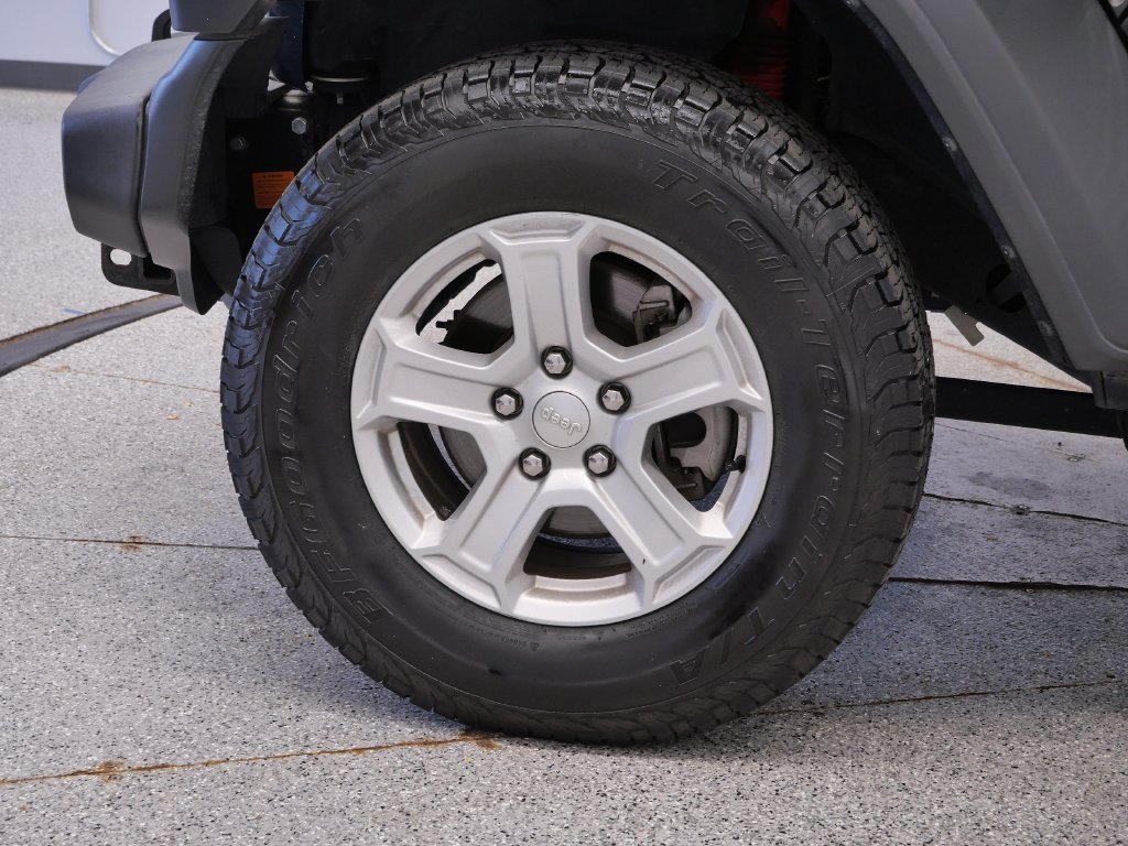 Certified 2019 Jeep Wrangler Sport AWD/4WD image 12