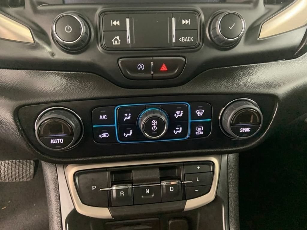Used 2022 GMC Terrain Denali AWD/4WD image 26