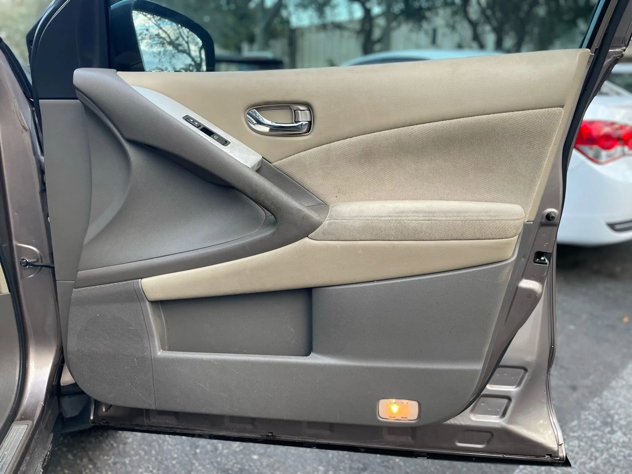 Used 2010 Nissan Murano S image 36