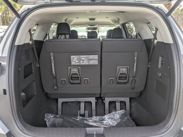 New 2026 Kia Carnival EX FWD image 13