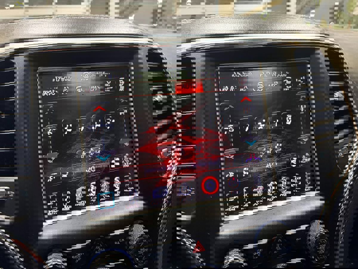 Used 2014 Jeep Grand Cherokee SRT8 image 34