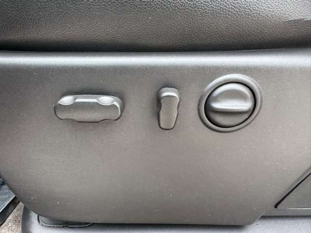 Used 2013 GMC Sierra 2500 SLT w/ SLT Convenience Package image 10