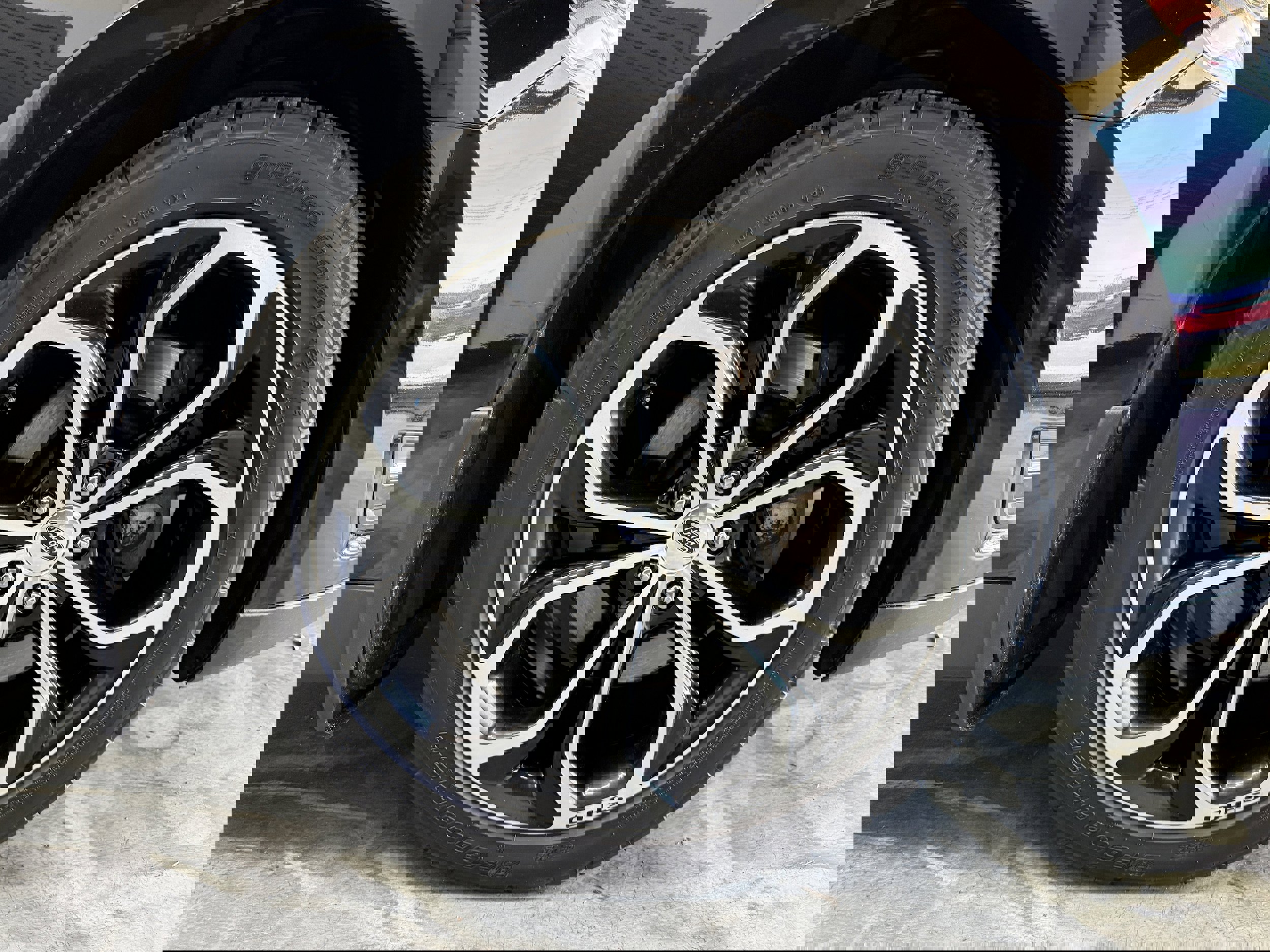 Used 2018 Ford Taurus SHO w/ Driver Assist Package image 31