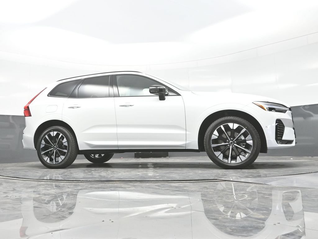 New 2026 Volvo XC60 B5 Plus w/ Climate Package AWD/4WD image 20