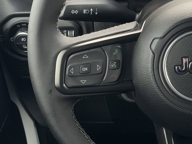 Used 2025 Jeep Gladiator Rubicon image 16