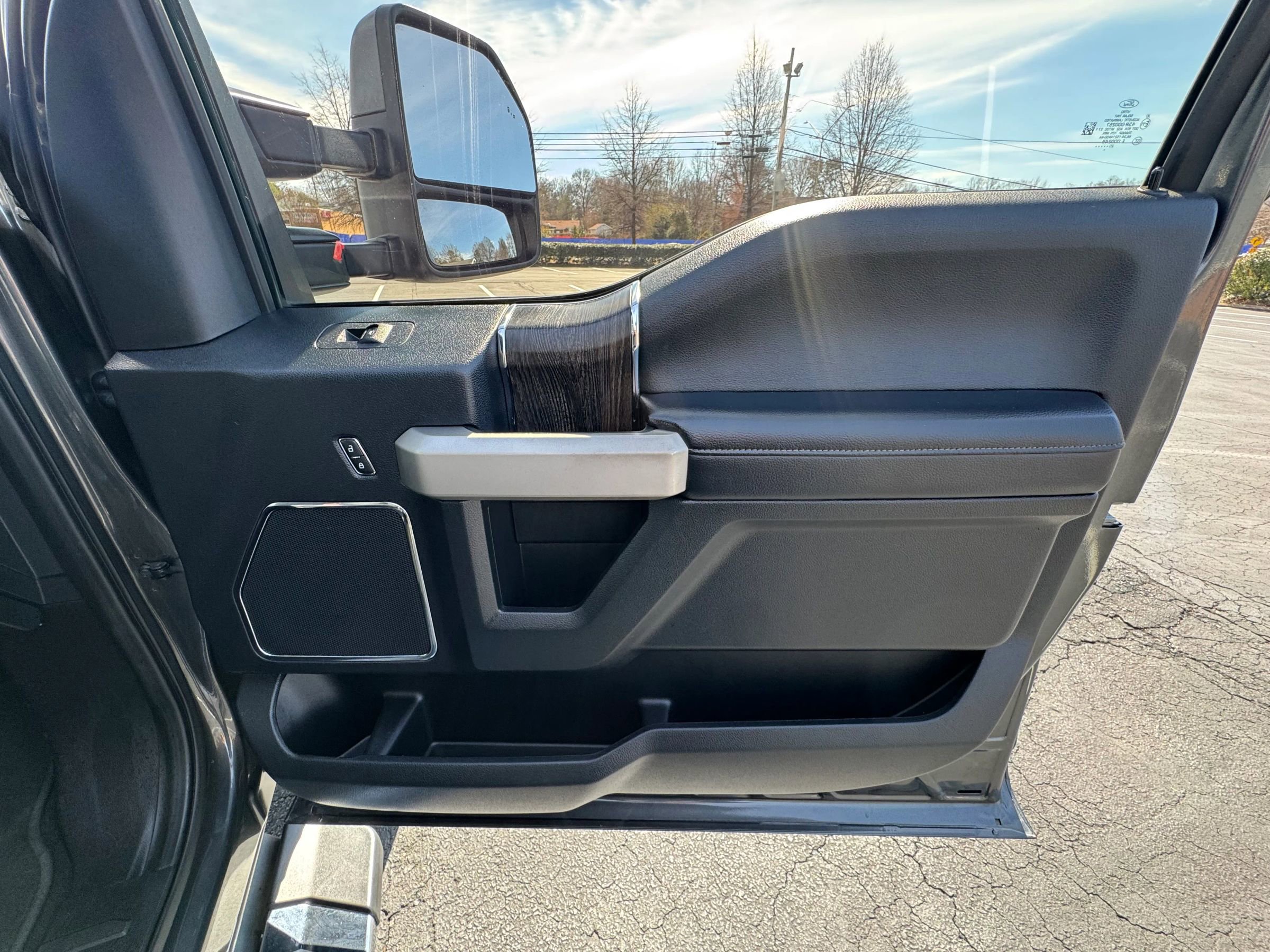 Used 2020 Ford F250 Lariat AWD/4WD image 23