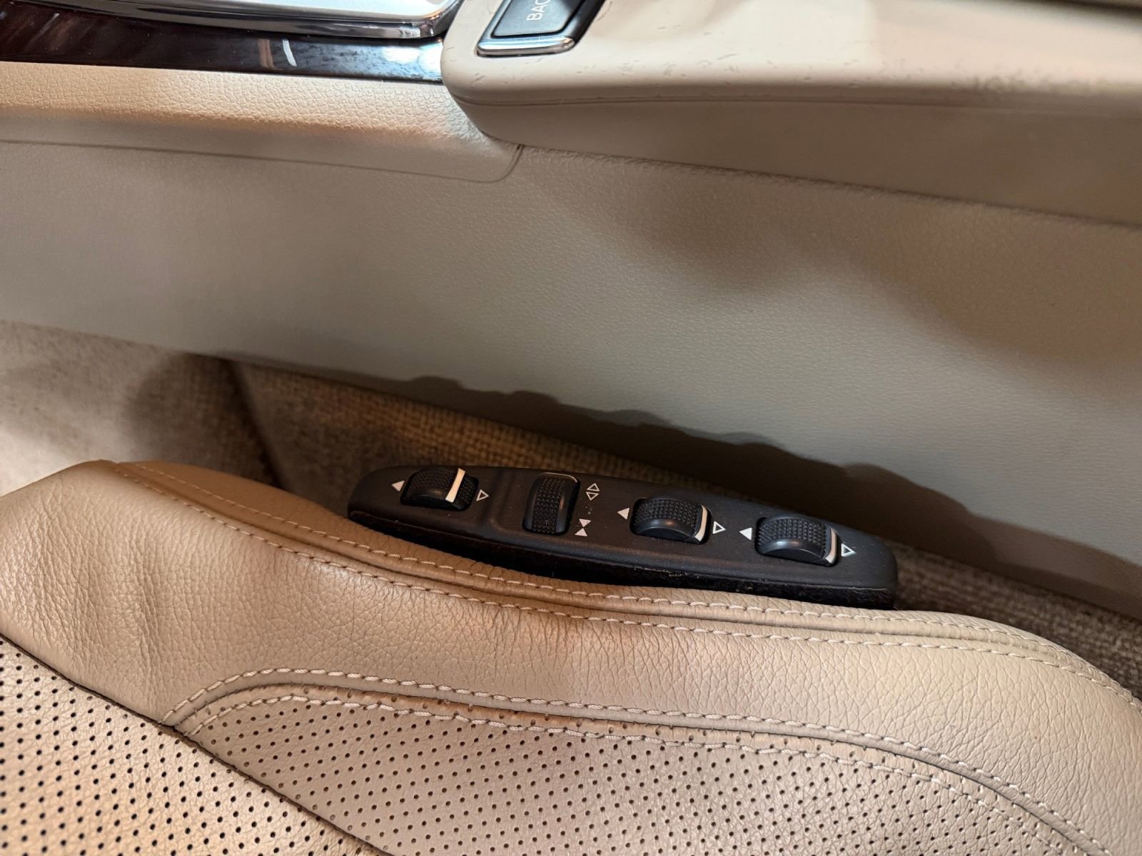 Used 2011 Mercedes-Benz E 350 Cabriolet image 36