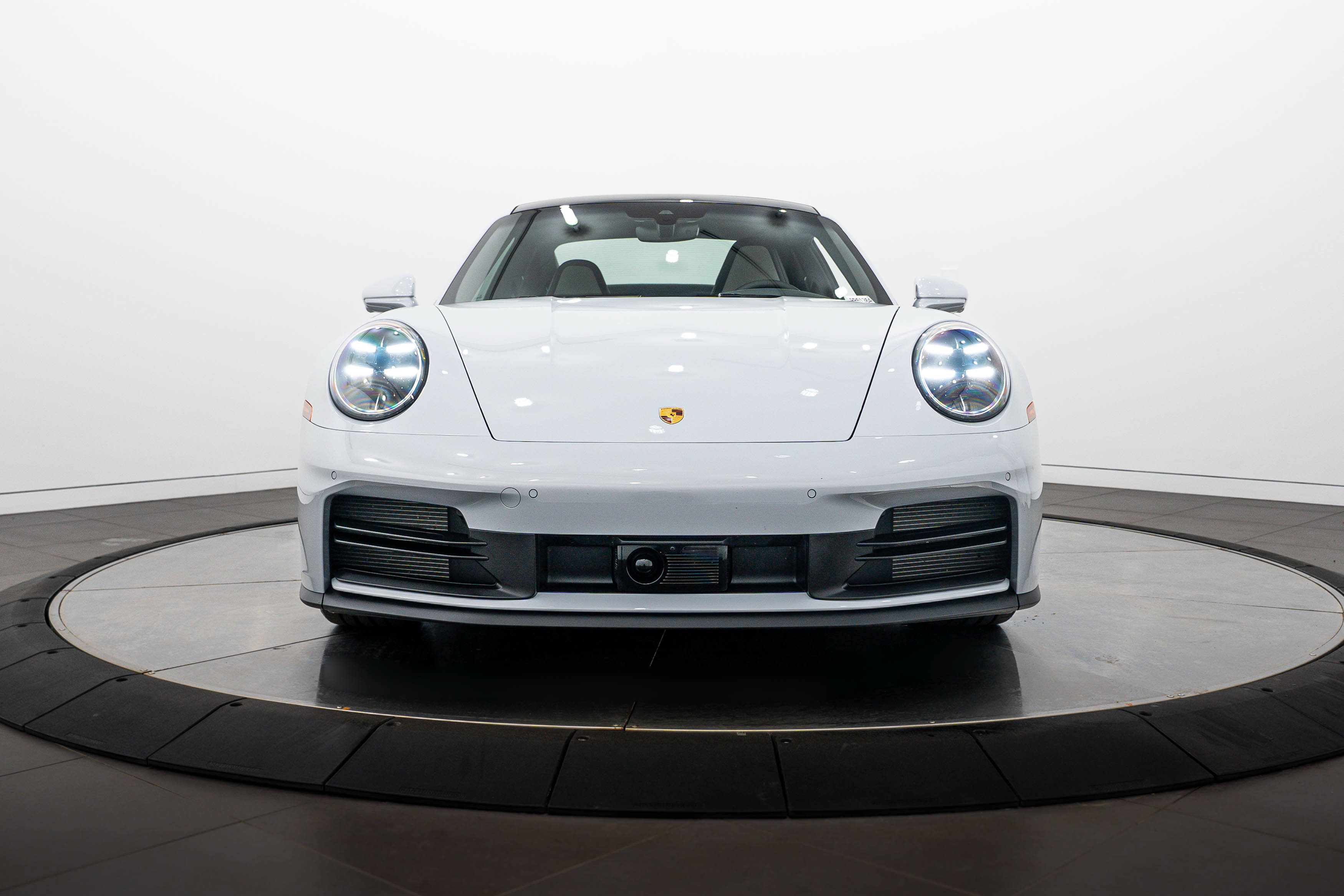 Certified 2025 Porsche 911 Carrera RWD image 10