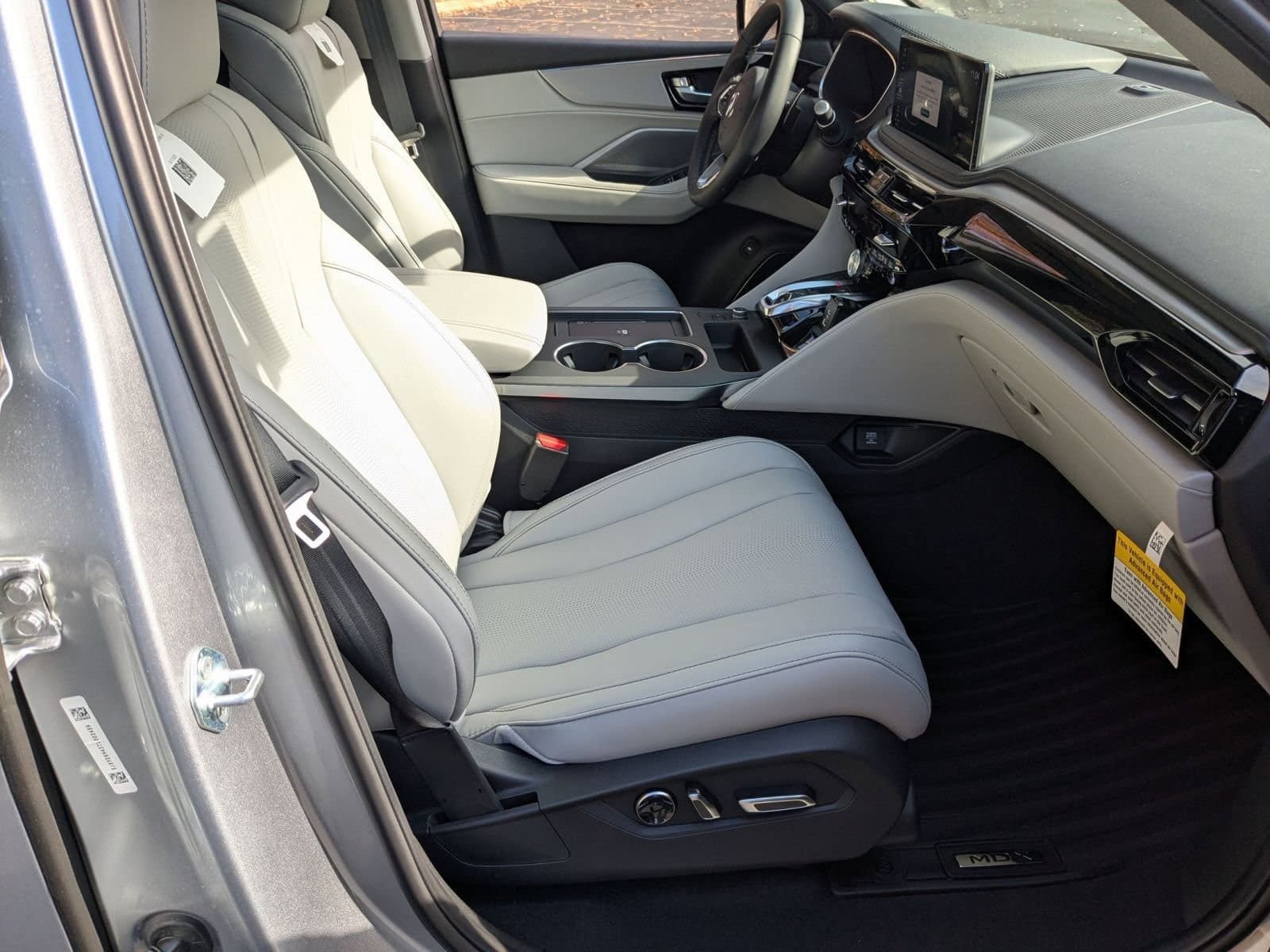 Certified 2026 Acura MDX w/ Technology Package FWD image 30