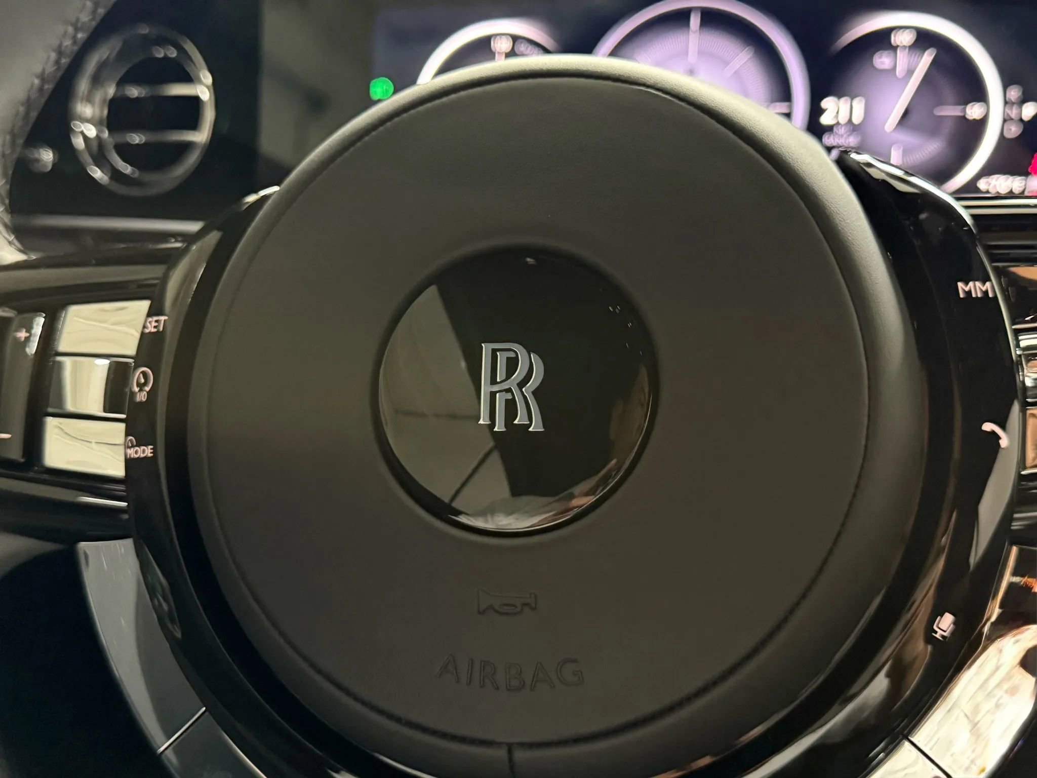 Used 2025 Rolls-Royce Spectre image 23