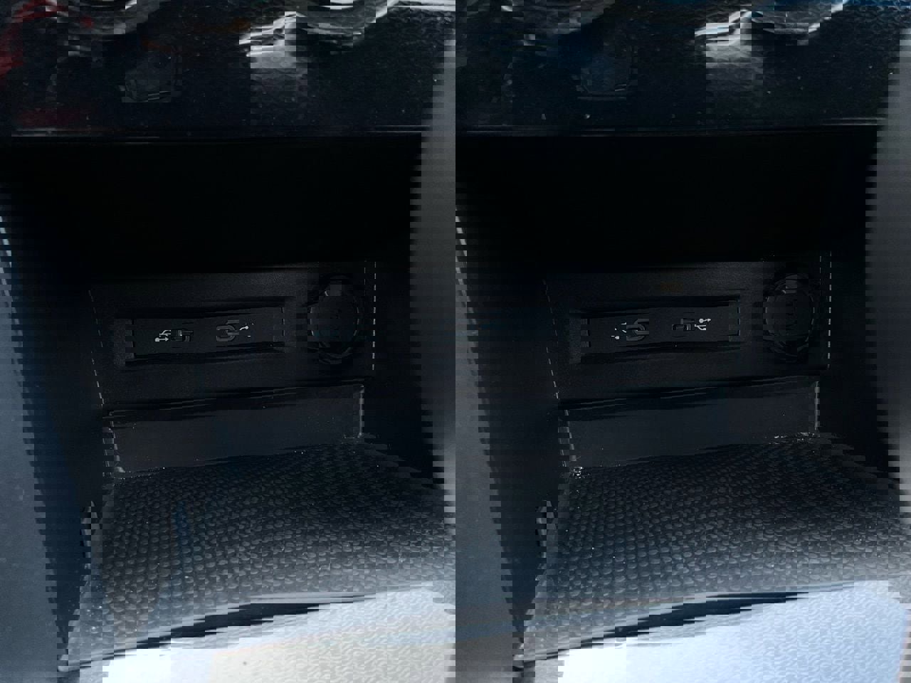 Used 2025 Volkswagen Taos S image 23