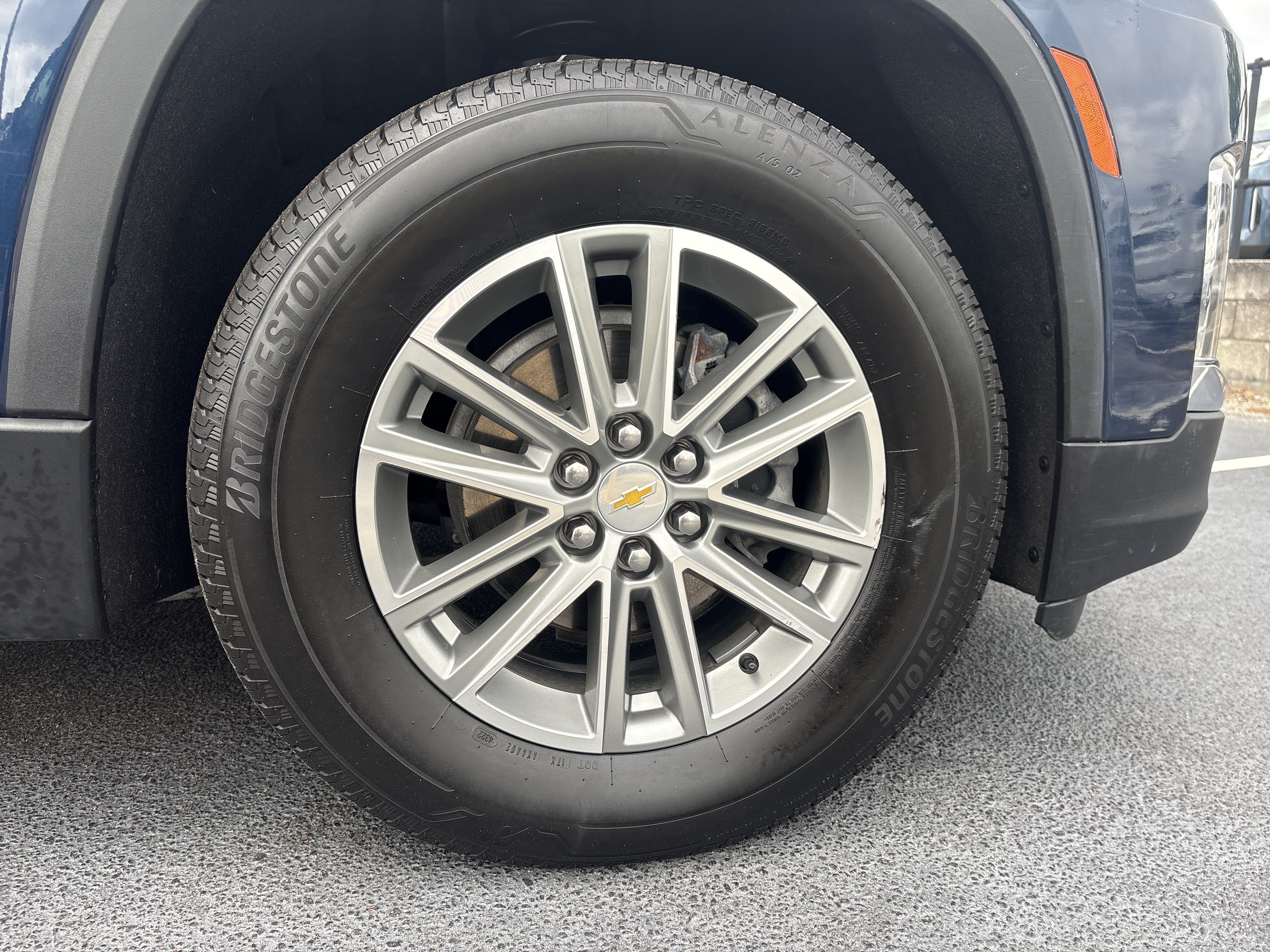 Used 2023 Chevrolet Traverse LT FWD image 13