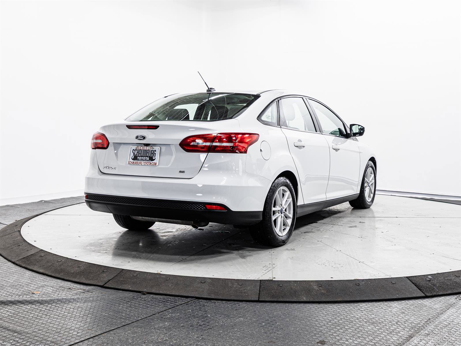 Used 2018 Ford Focus SE w/ Cold Weather Package image 10