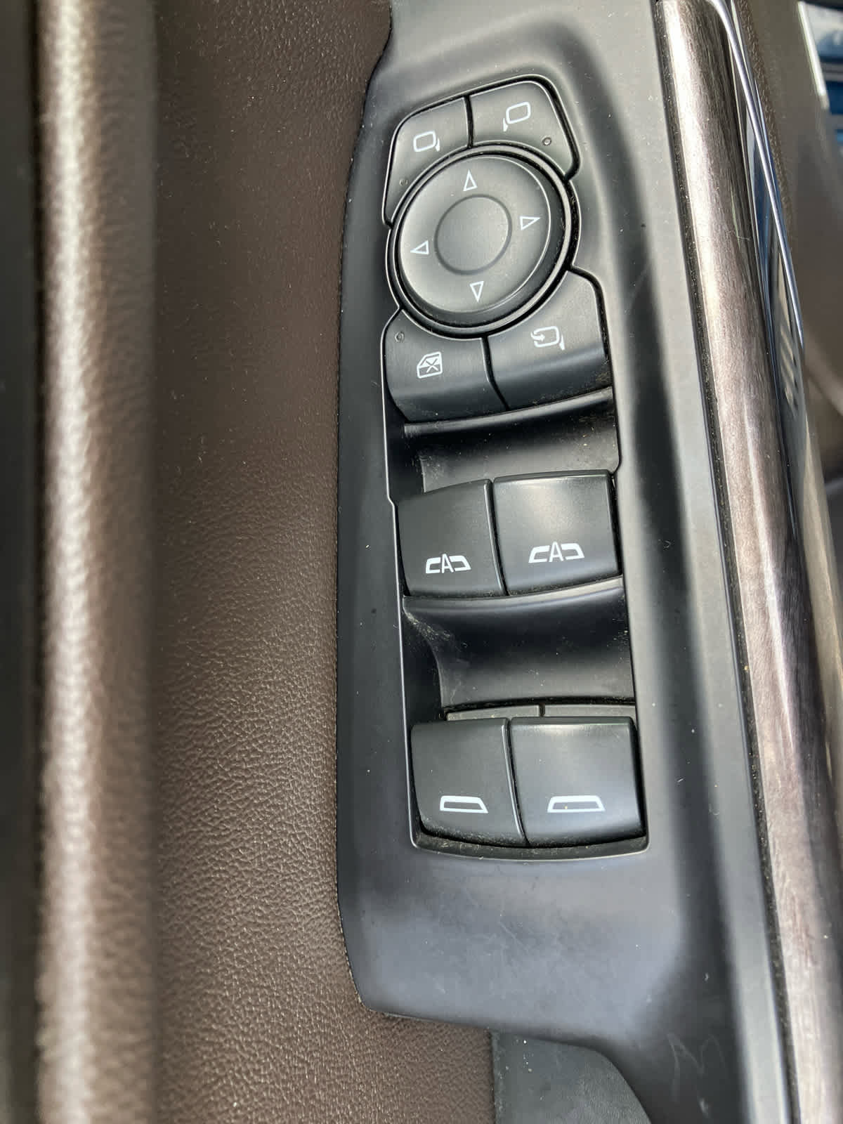 Used 2020 Chevrolet Silverado 1500 LTZ w/ LTZ Plus Package image 13