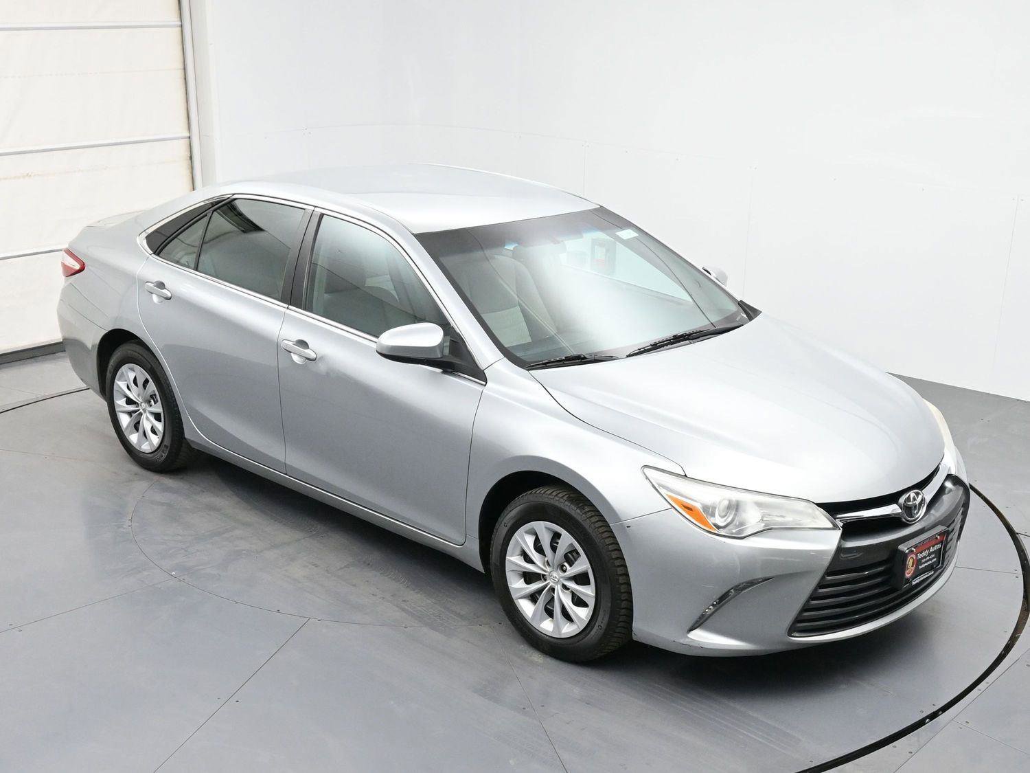 Used 2017 Toyota Camry LE FWD image 34