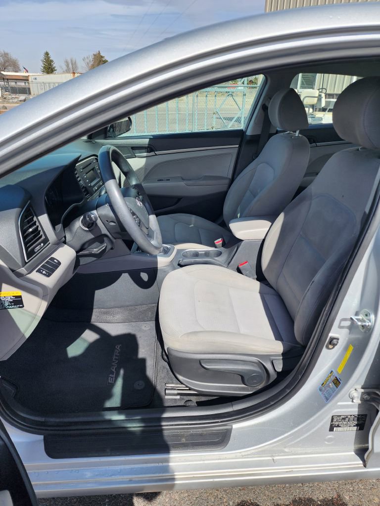 Used 2017 Hyundai Elantra SE FWD image 13