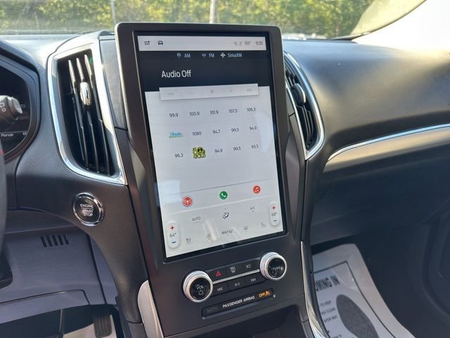 Used 2022 Ford Edge Titanium image 16