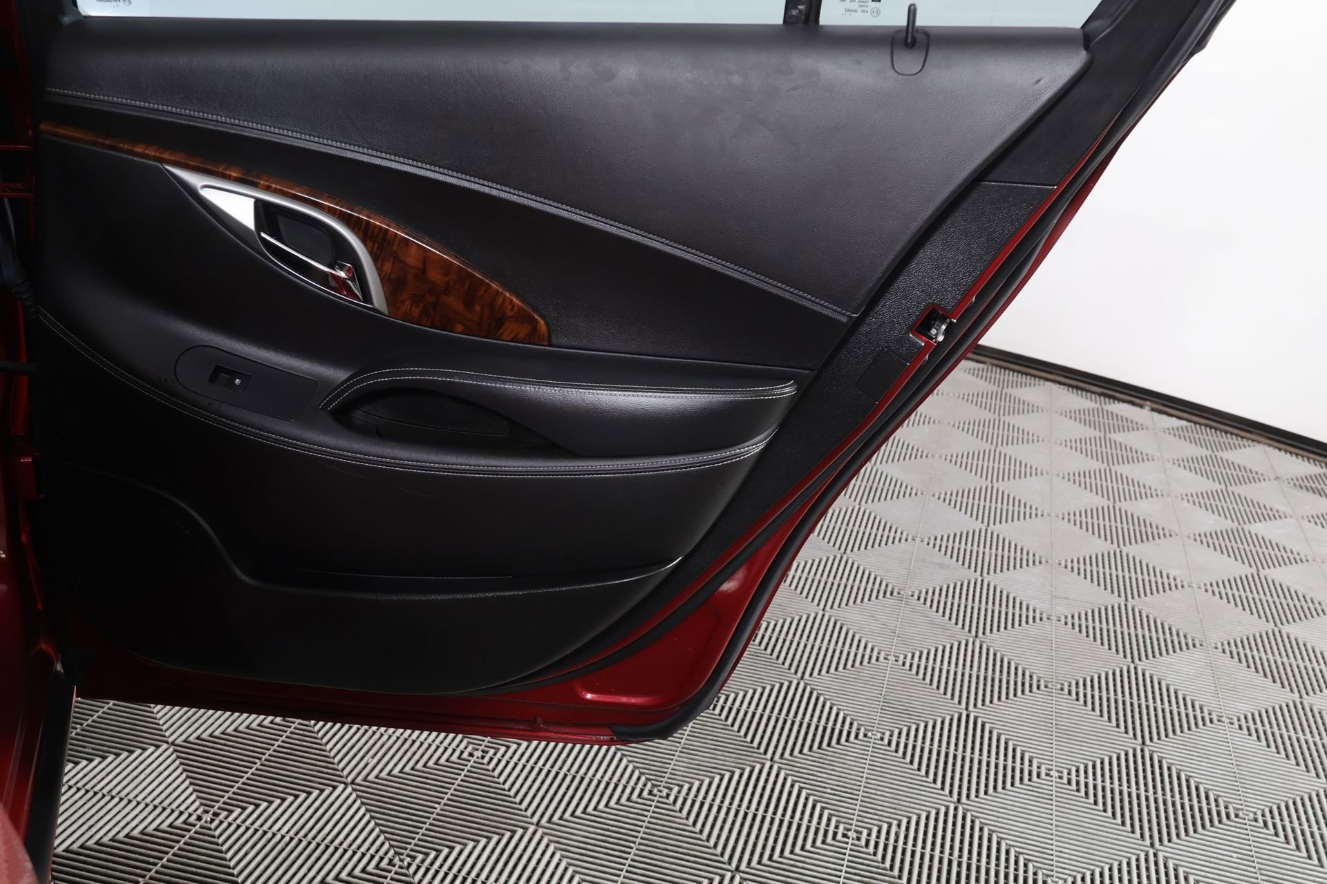 Used 2012 Buick LaCrosse Touring image 41