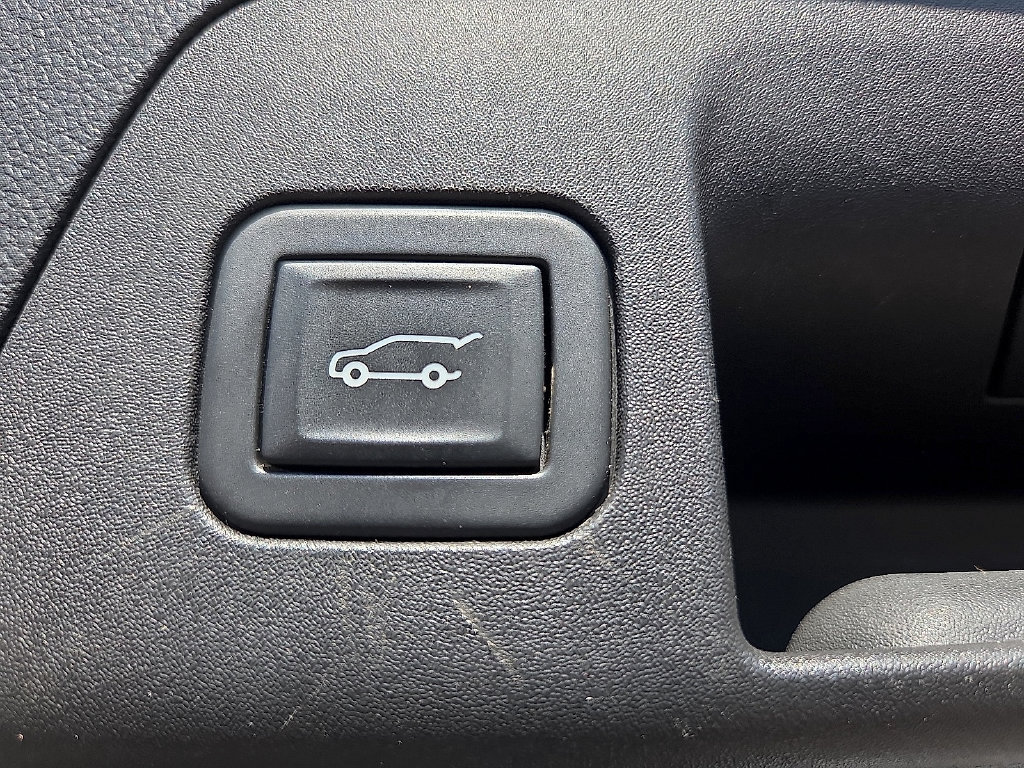 Used 2023 Buick Envision Preferred AWD/4WD image 11