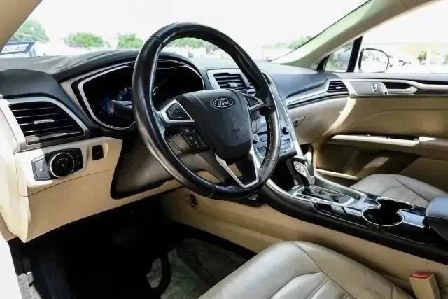 Used 2016 Ford Fusion SE w/ Equipment Group 502A image 3