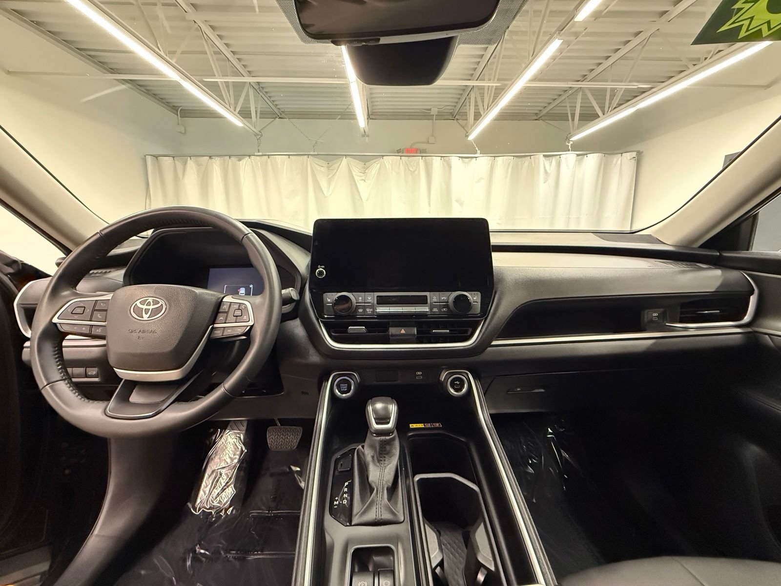Used 2025 Toyota Grand Highlander AWD image 17