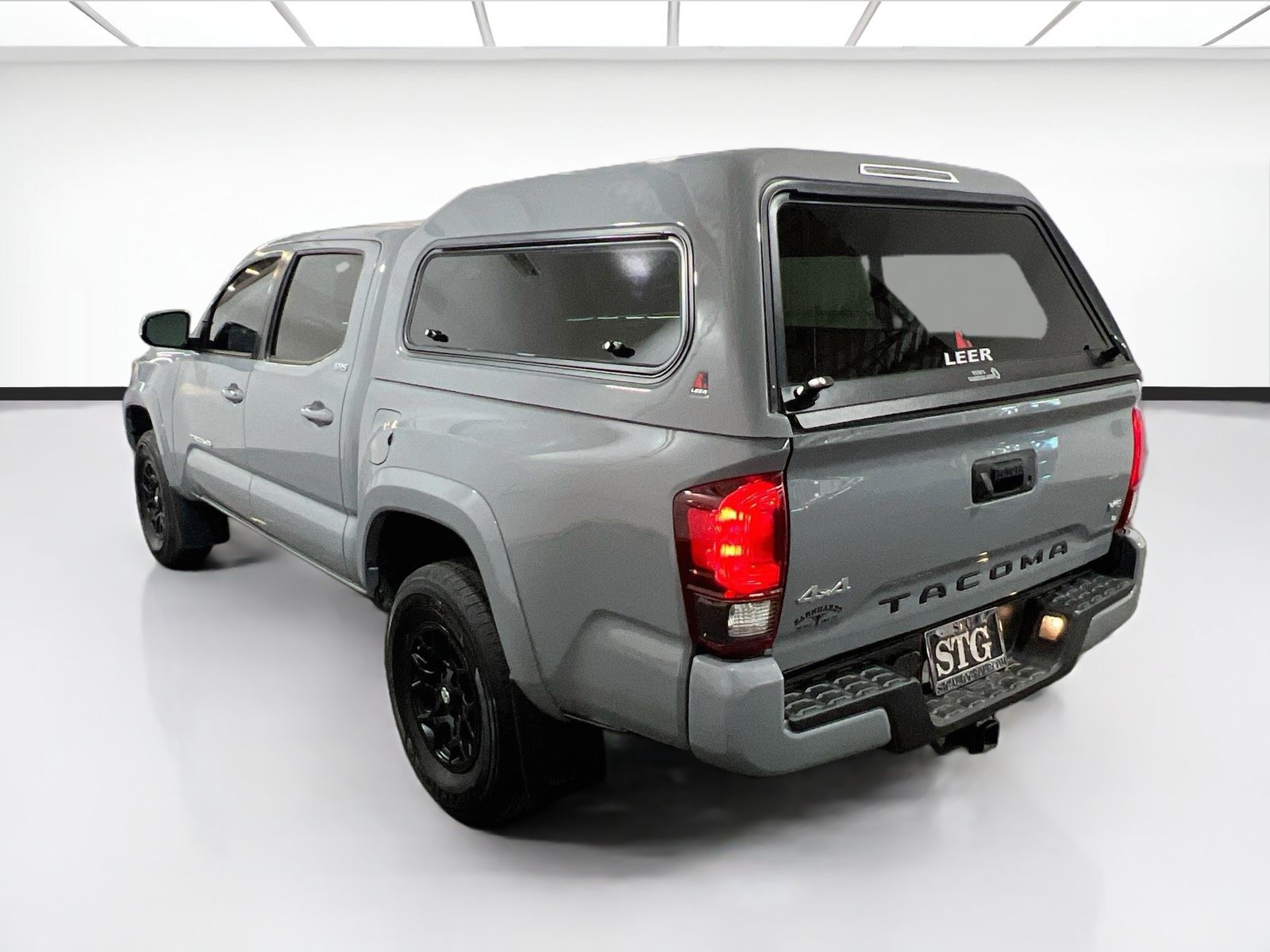 Used 2020 Toyota Tacoma SR5 w/ Technology Package AWD/4WD image 6