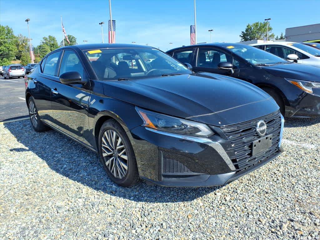 Used 2023 Nissan Altima 2.5 SV FWD image 14