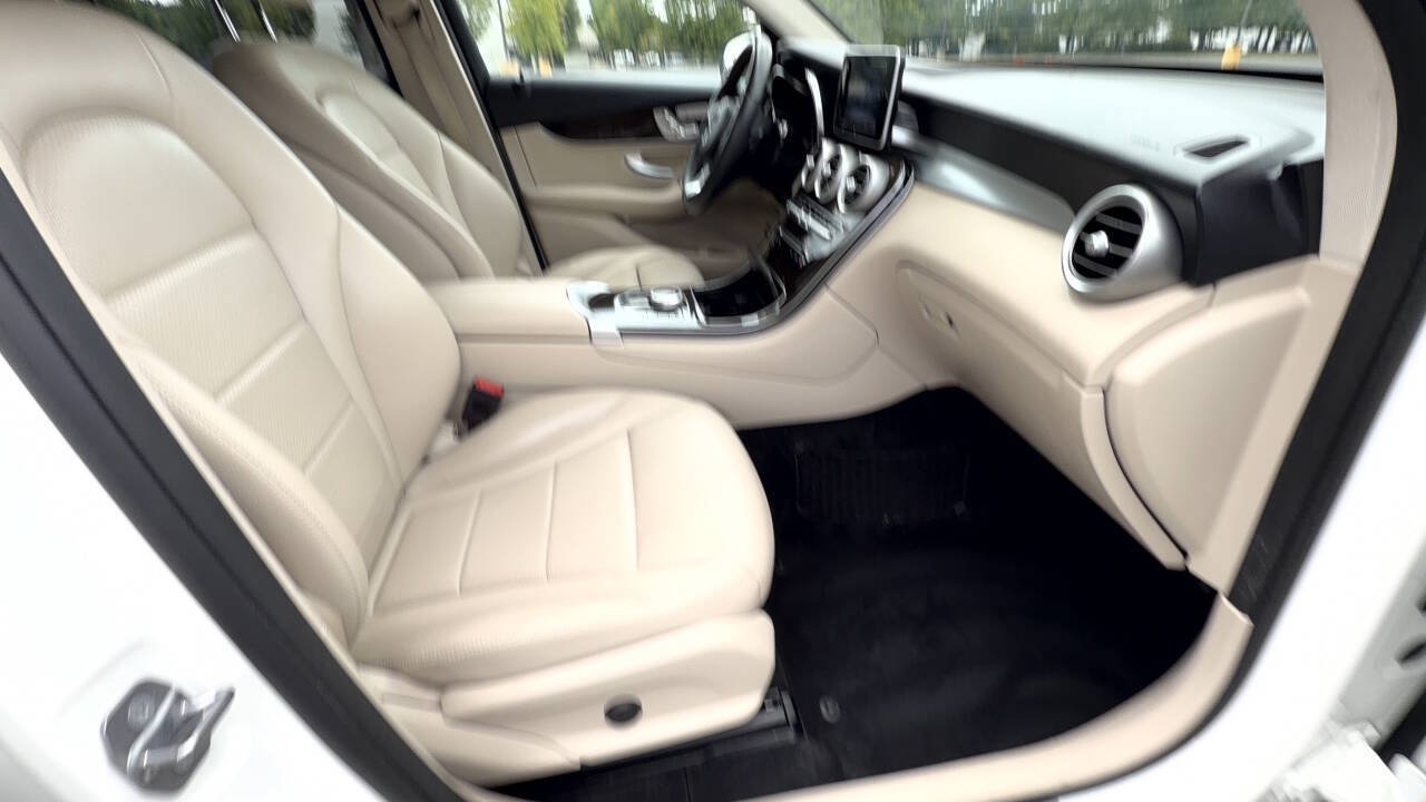 Used 2019 Mercedes-Benz GLC 300 image 17