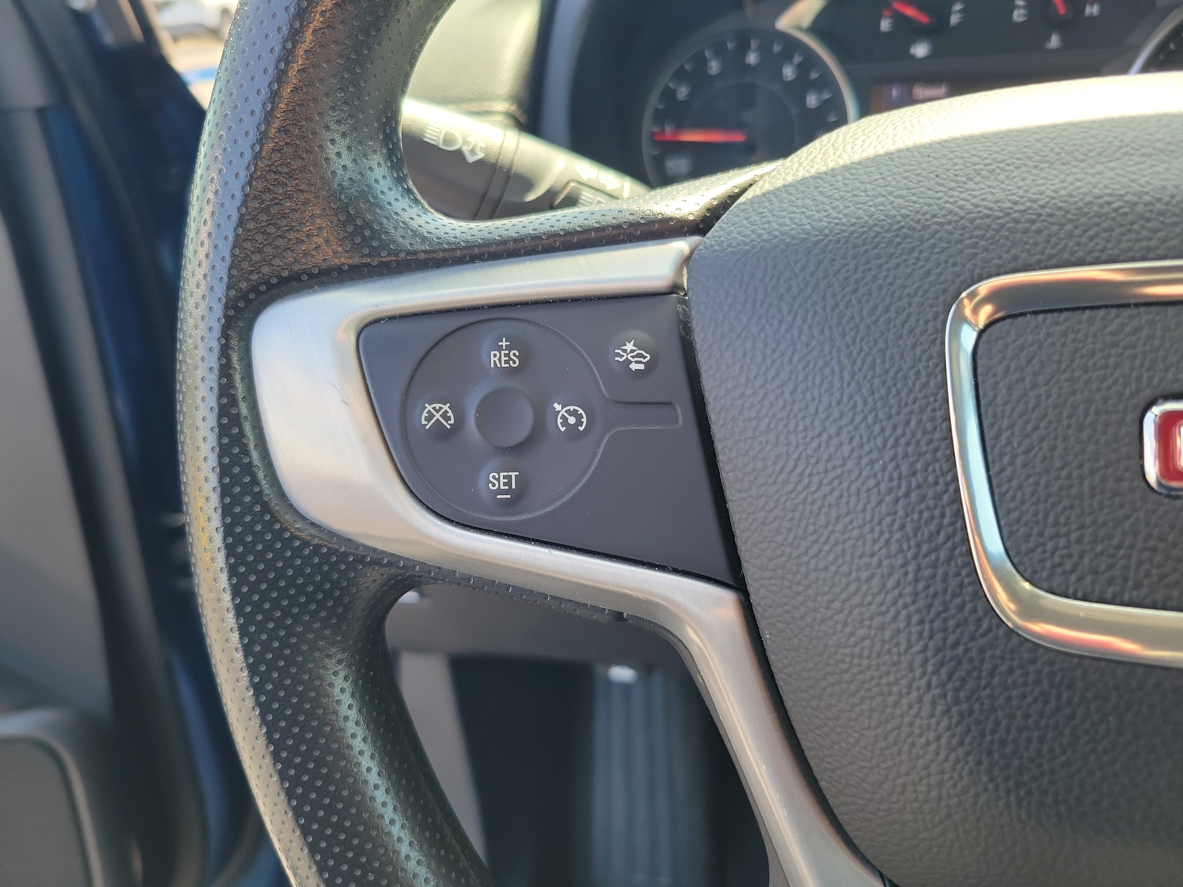 Used 2024 GMC Terrain SLE AWD/4WD image 21