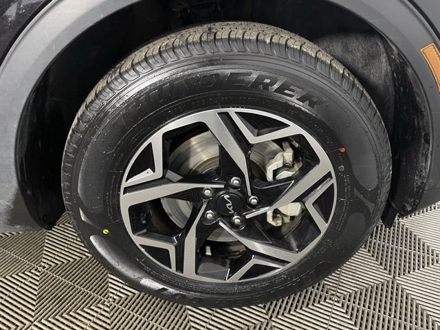 Used 2024 Kia Sportage LX image 16