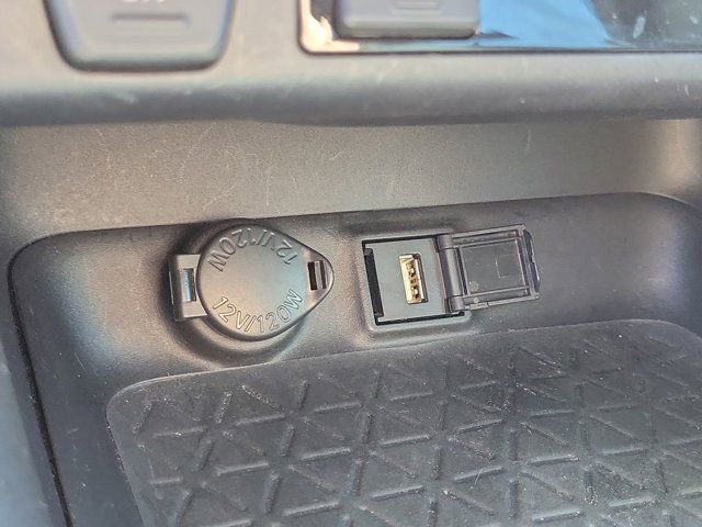 Used 2021 Toyota RAV4 XLE Premium image 28