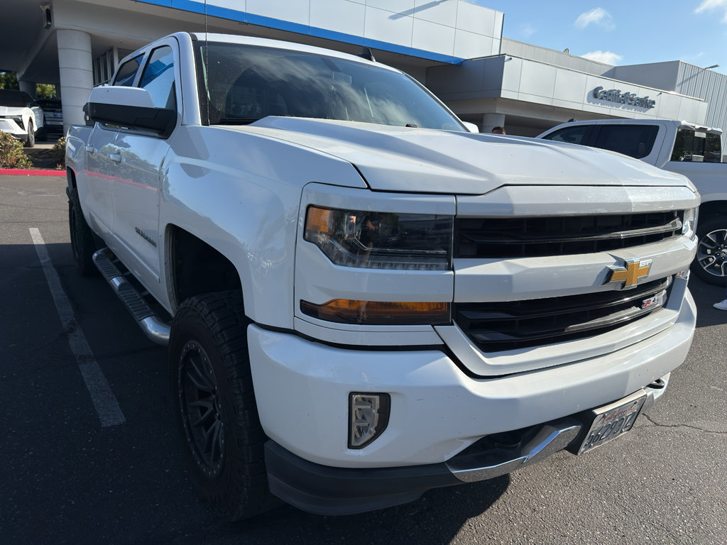 Used 2018 Chevrolet Silverado 1500 LT w/ All Star Edition AWD/4WD image 3