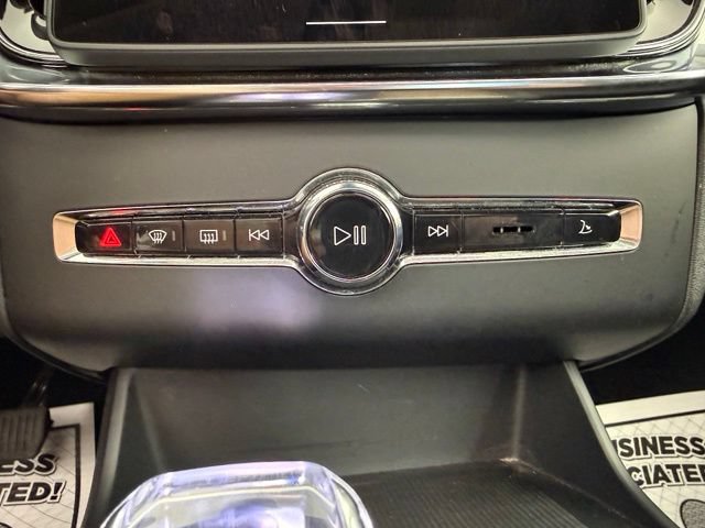 Used 2025 Volvo XC90 B6 Plus AWD/4WD image 28