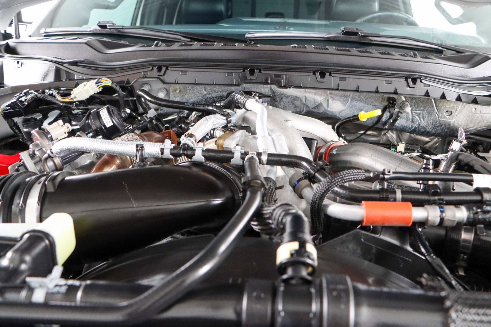 Used 2025 Ford F450 Platinum w/ FX4 Off-Road Package image 34