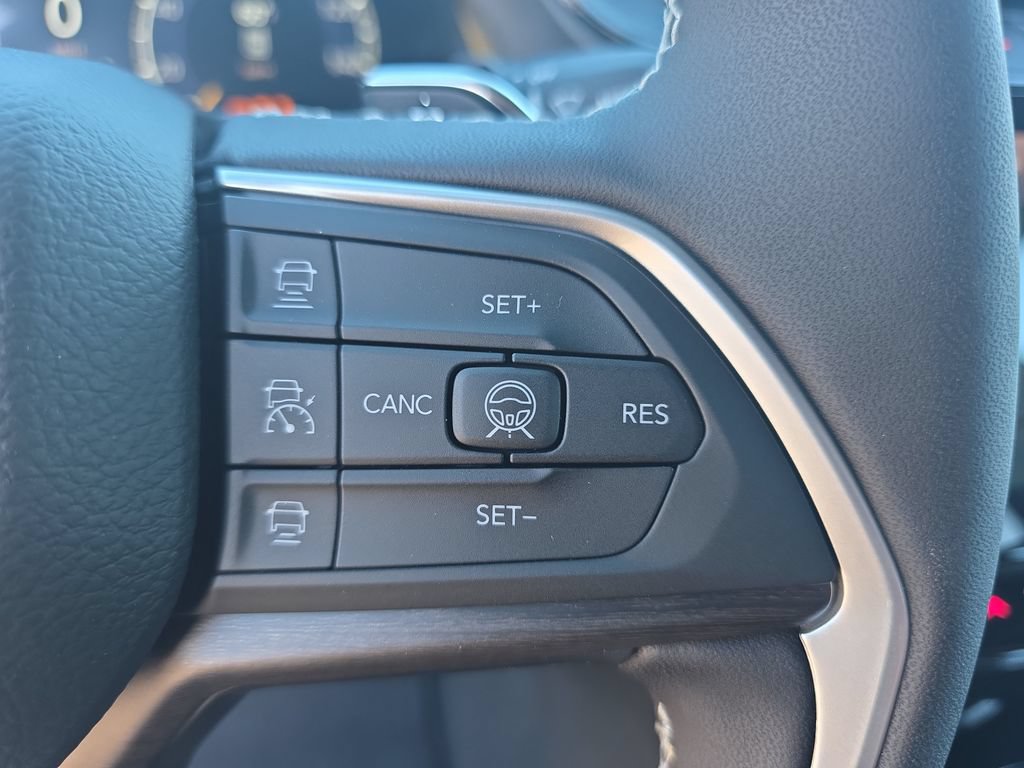New 2026 Jeep Grand Cherokee Altitude AWD/4WD image 18